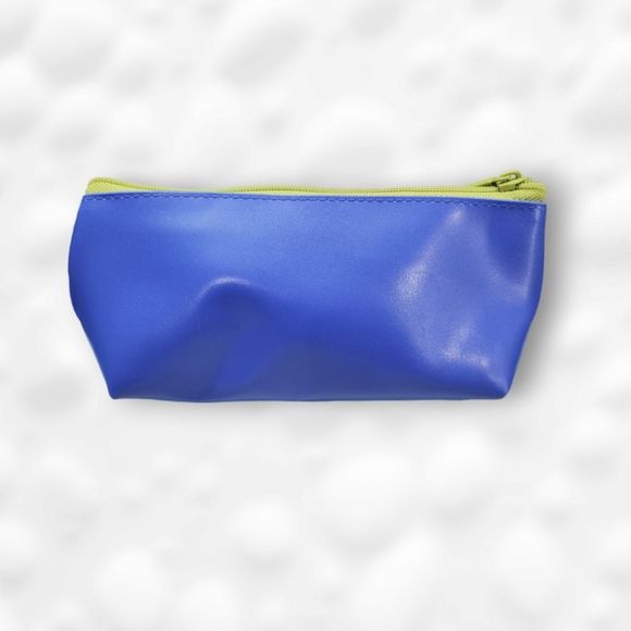 Clinique Bundle of Blush, and Lip Colors - Picture 12 of 14